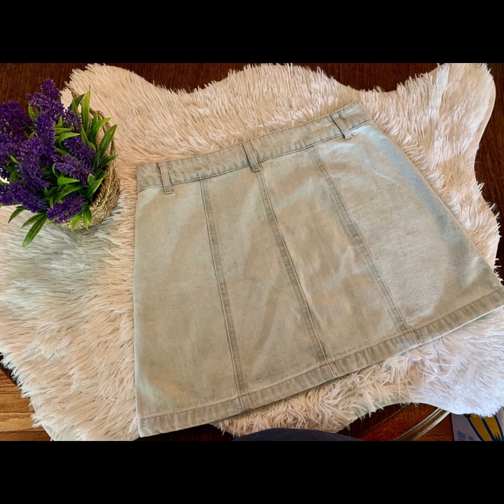 Forever 21 Jean Skirt Size 29 Waist 🌼🌿 - Picture 2 of 3